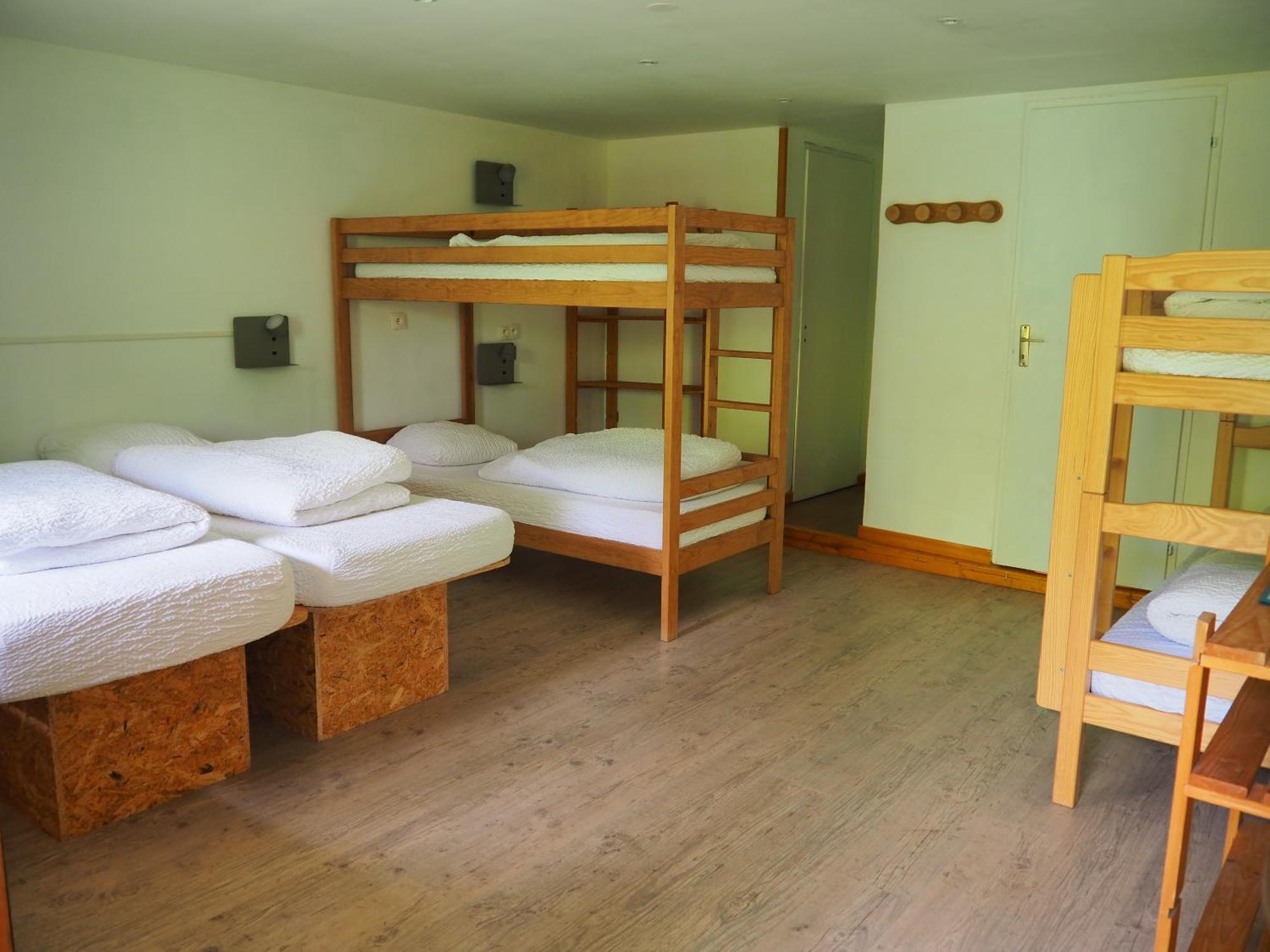 Auberge De Jeunesse Hi Ла-Клюза Екстер'єр фото