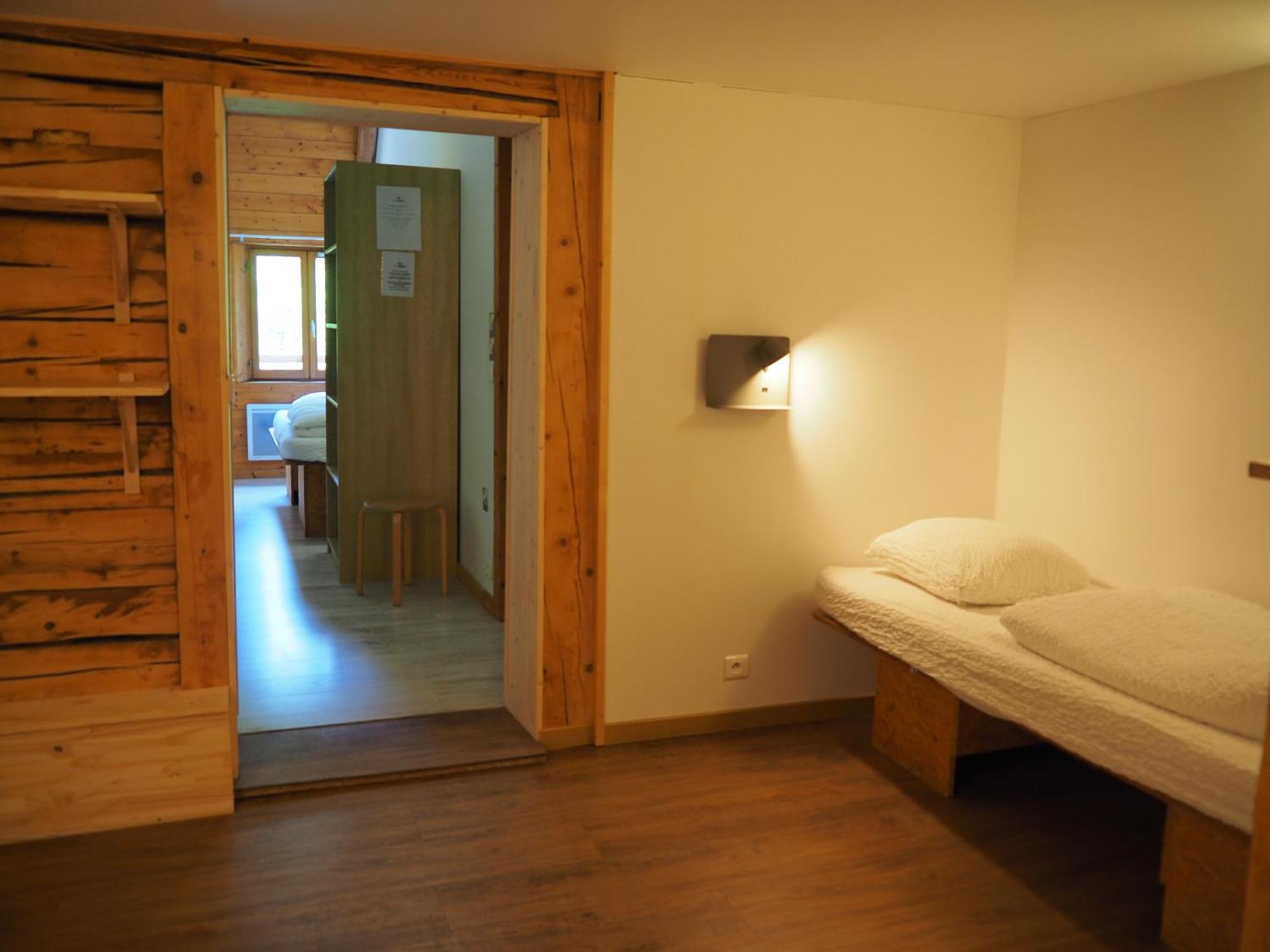 Auberge De Jeunesse Hi Ла-Клюза Екстер'єр фото